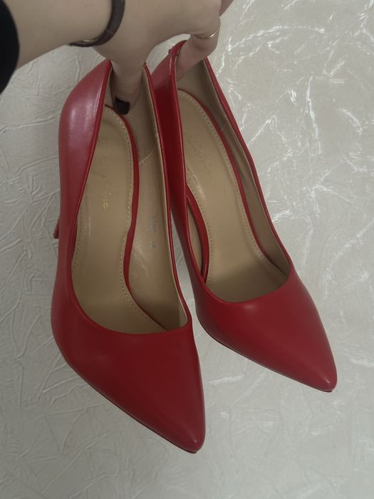 Туфли красные