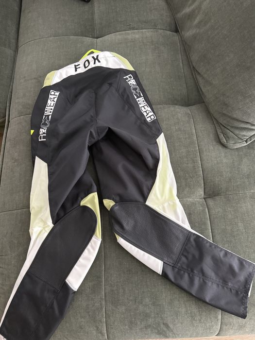 Pantaloni Fox marimea 32