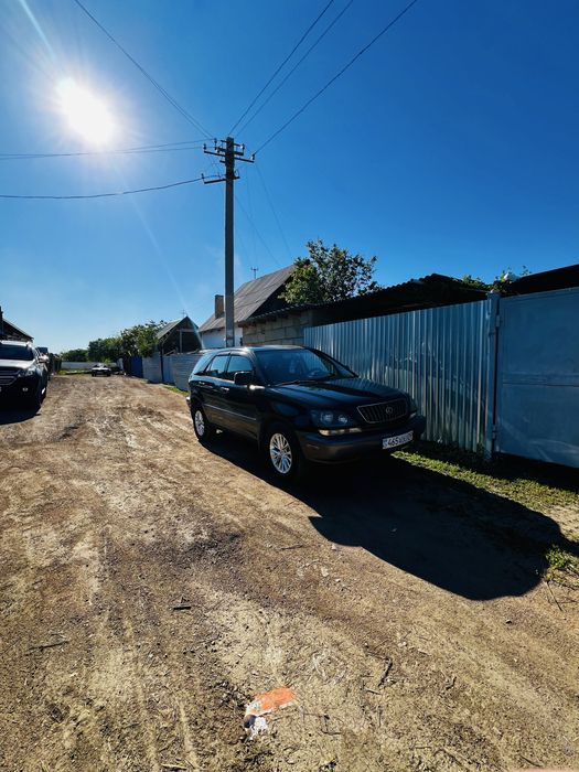 Lexus RX300 год 1999