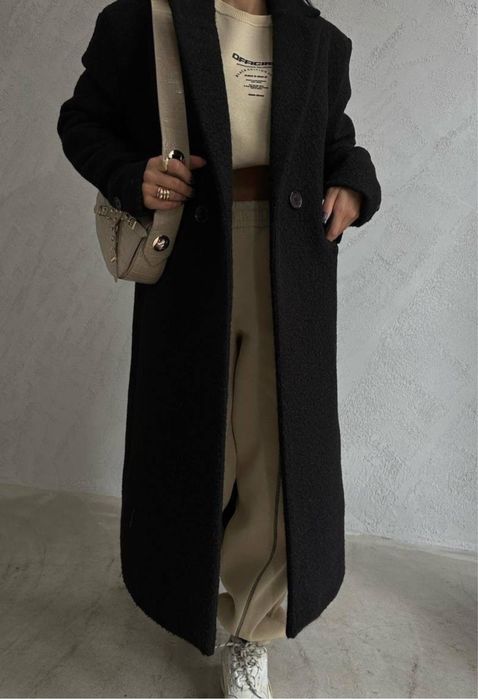 Женское черное пальто