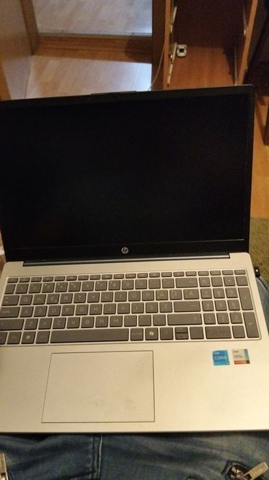 Laptop HP i5 iRISx graphics 10 core 16 RAM placa grafica 128mb 477gb stocare
