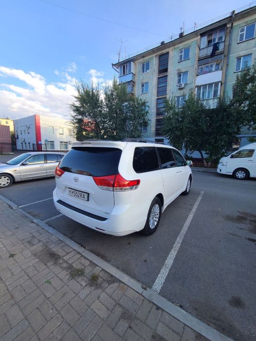 Tayota Sienna sotiladi