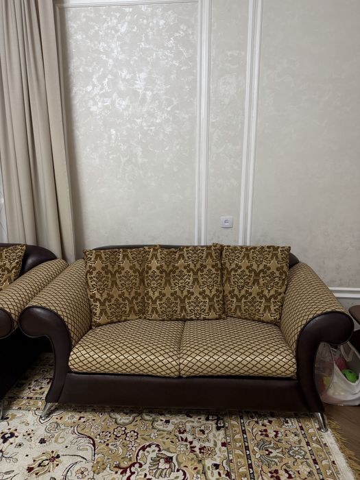 Продам диван с креслом