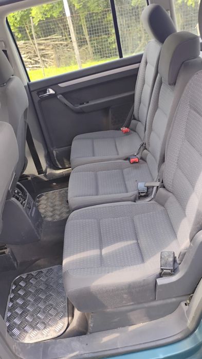 Vând Volskwagen Touran 1.9 TDI