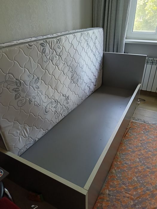 Спальня кровать одна местная