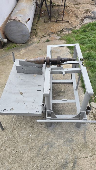 Vând crapator de lemne pentru tractor