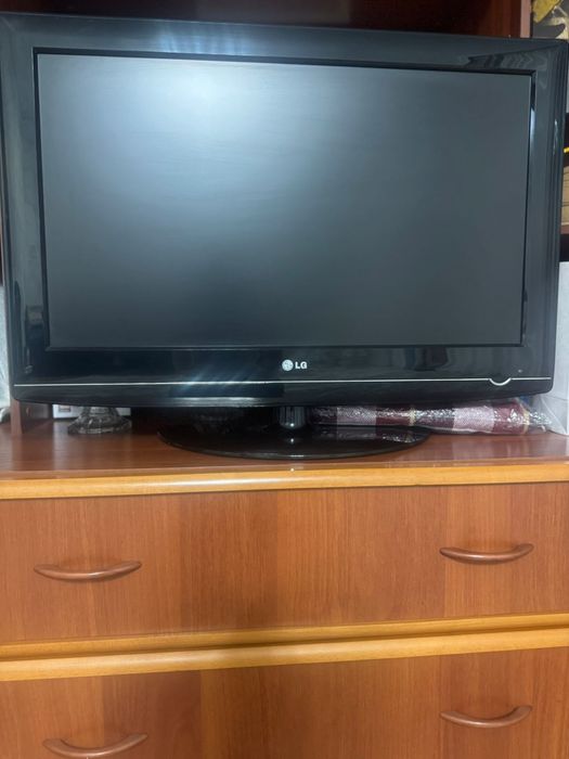 Телевизор LG продам