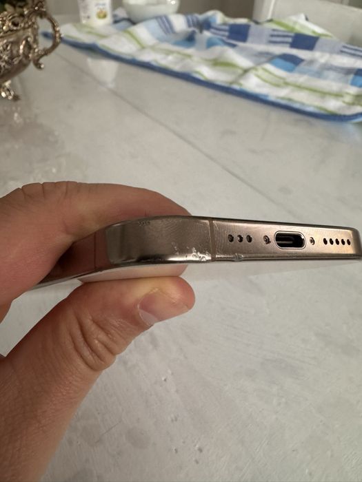 iPhone 16 pro 256gb desert