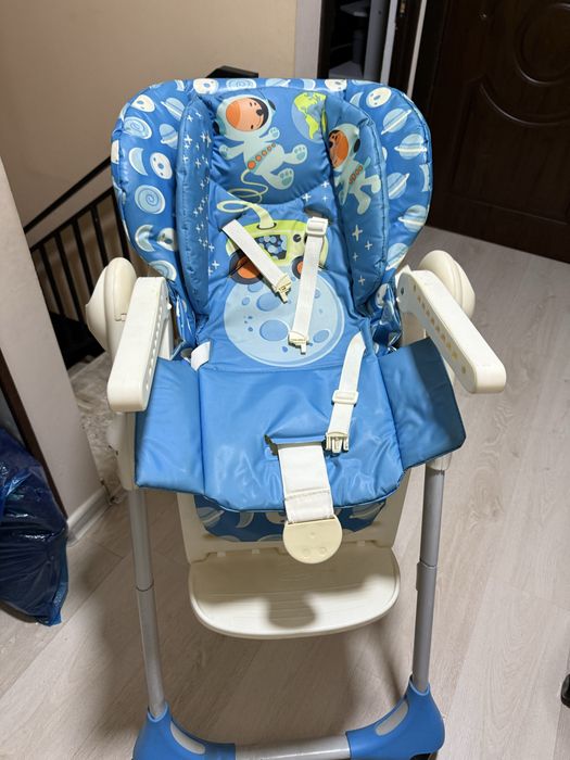 Детский стульчик для кормления