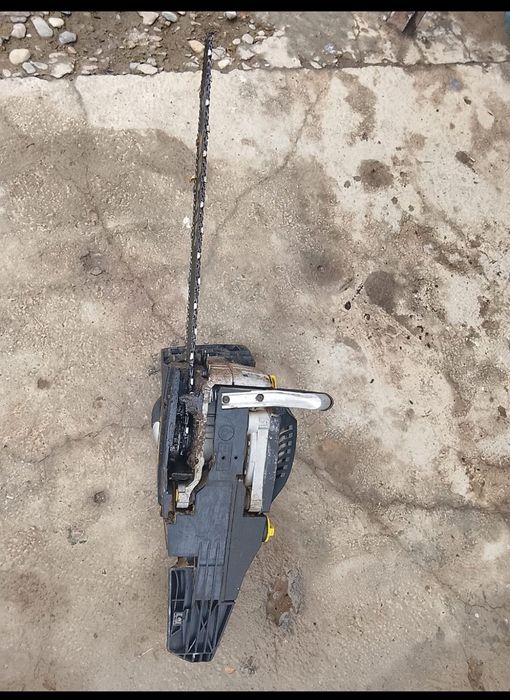 Бензопила почти новая