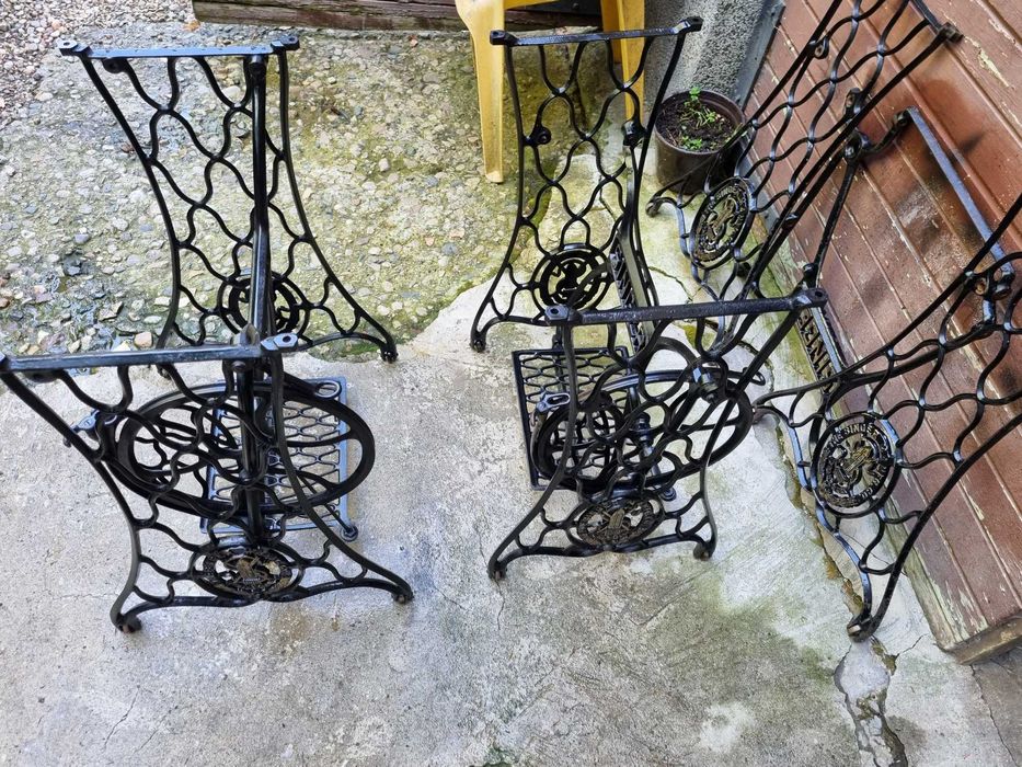 Singer метални крака за шевна машина.