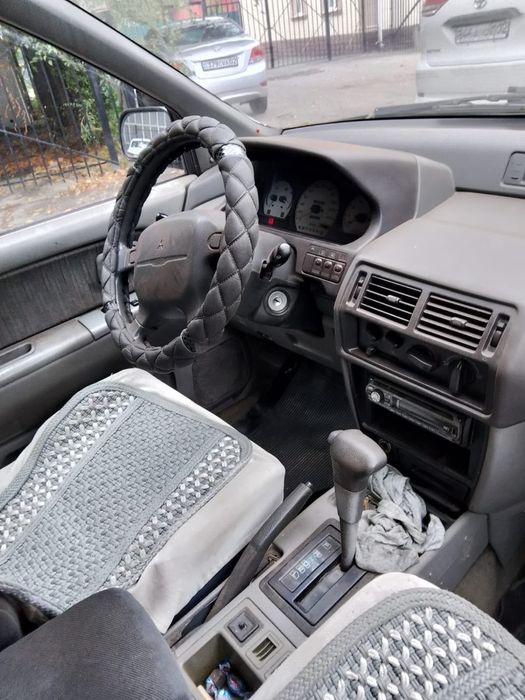 Продам mitsubishi space runner