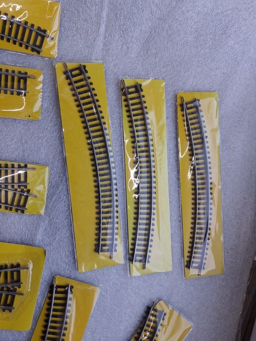 Lot macaze+sine revista trenulet electric scara H0