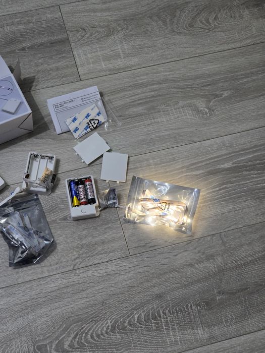 Bandă LED BestLuz cu baterie – 3 bucăți, 1m, Alb Neutru 4000K