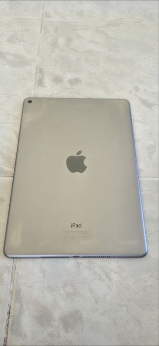 Продавам iPad Air 2 (2014) за части