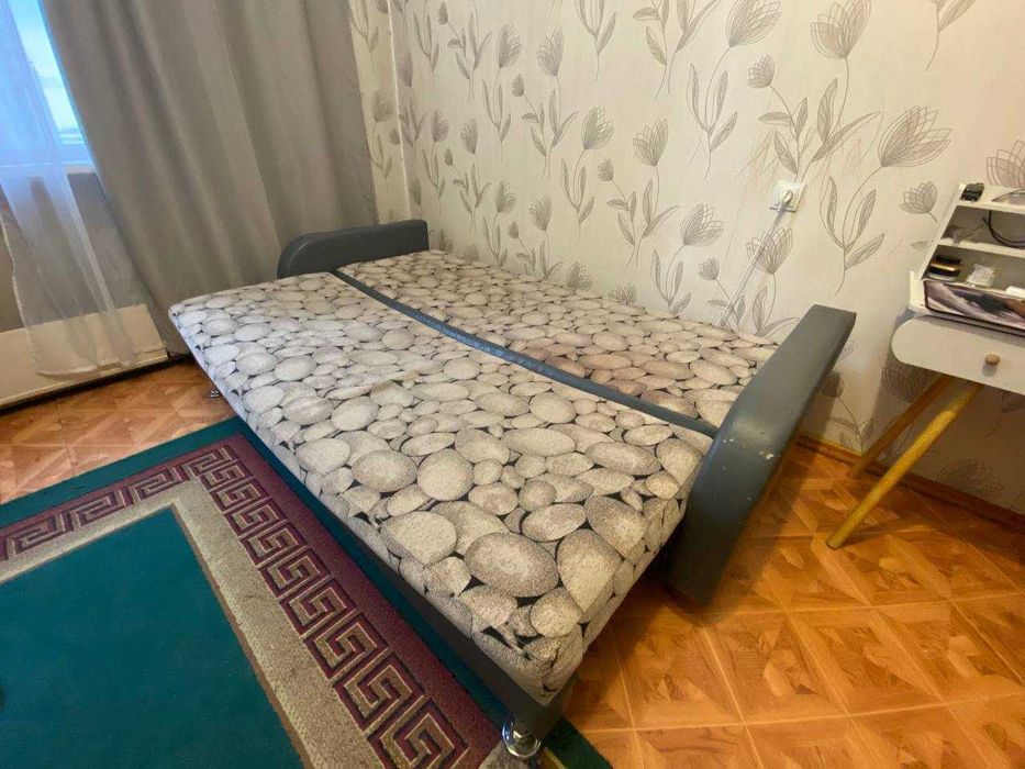 Отдам раскладной диван, самовывоз