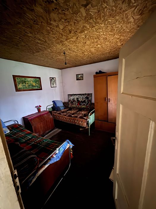 Двуетажна къща с гараж