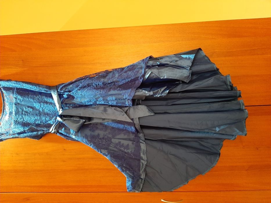 Официална рокля