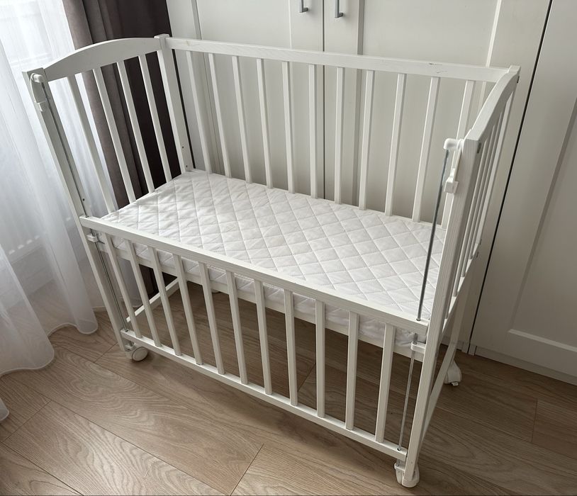 Pătuț MINI 40*90 cm cu roti si laterala culisanta