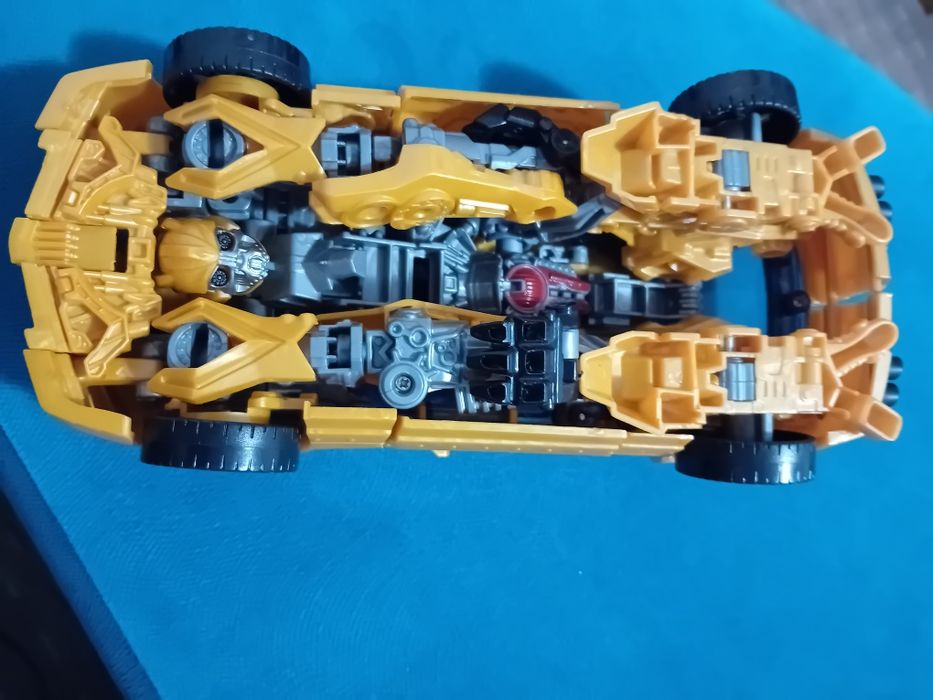 Transformers masina robot galbena