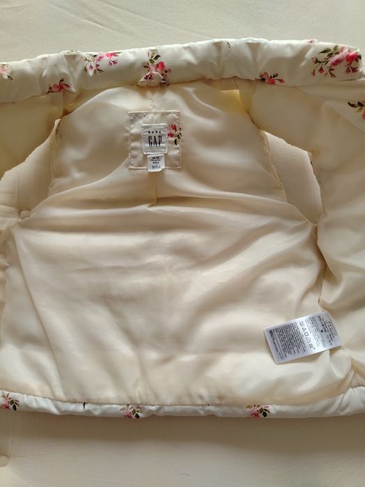 Жилетка малышке gap