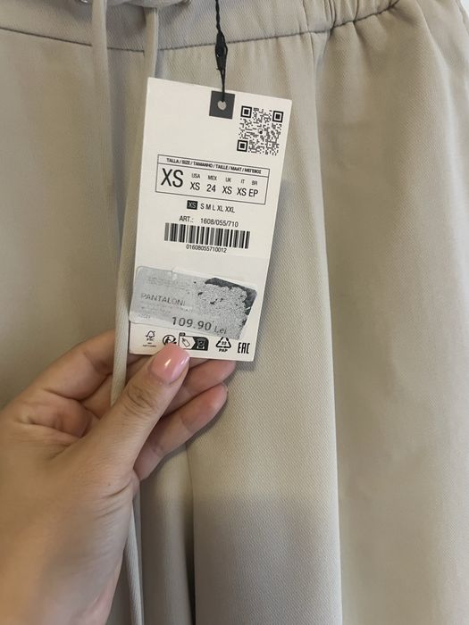 Vand pantaloni stradivarius xs