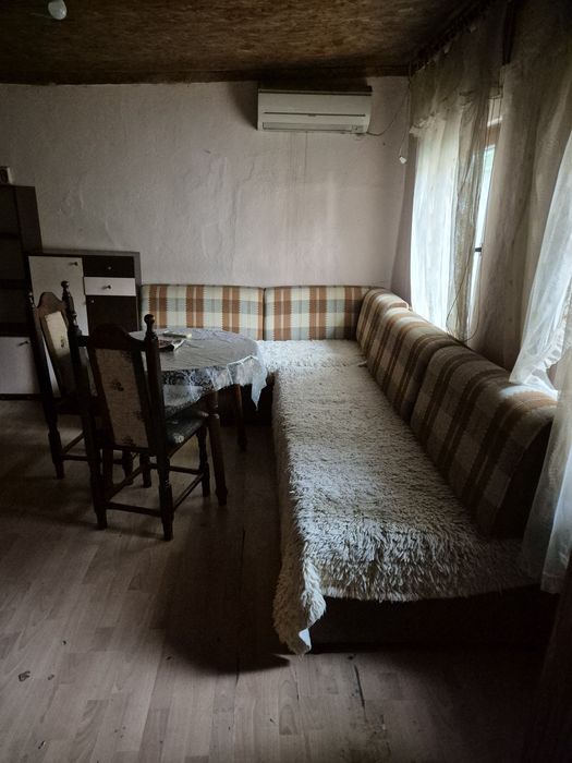 Покъщнина и мебели