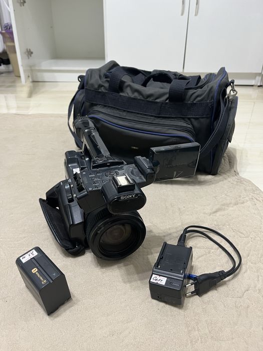 Sony HDR-AX2000 профессиональная видеокамера