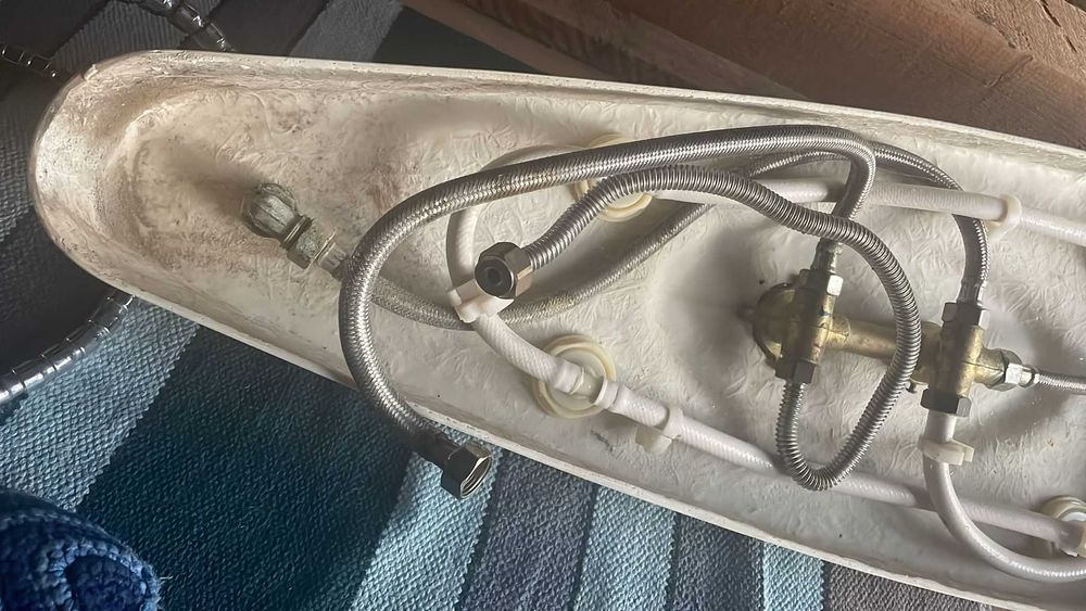 Set dus cu hidromasaj montaj perete stare buna folosit baie de oaspeti