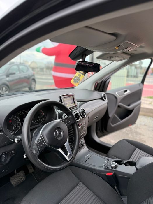 Mercedes-Benz b180 cdi 2012-automat 7g