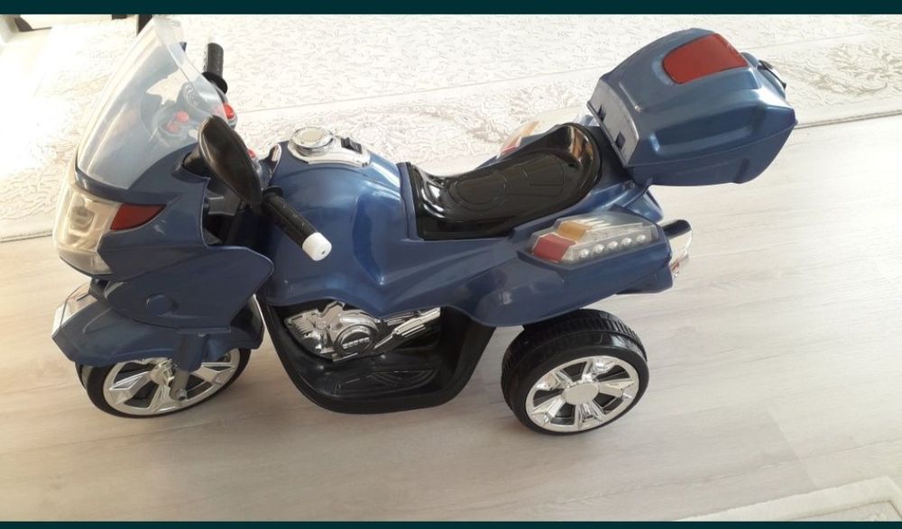 Акумулаторен мотор