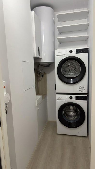 Дава се под наем Четиристаен апартамент в София, Център - 130 кв.м за 1395.36 € - Снимка #9