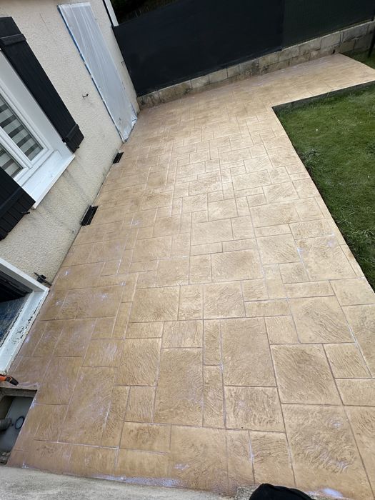 Beton amprentat Constanta- schimba complet asoectul curtii tale!