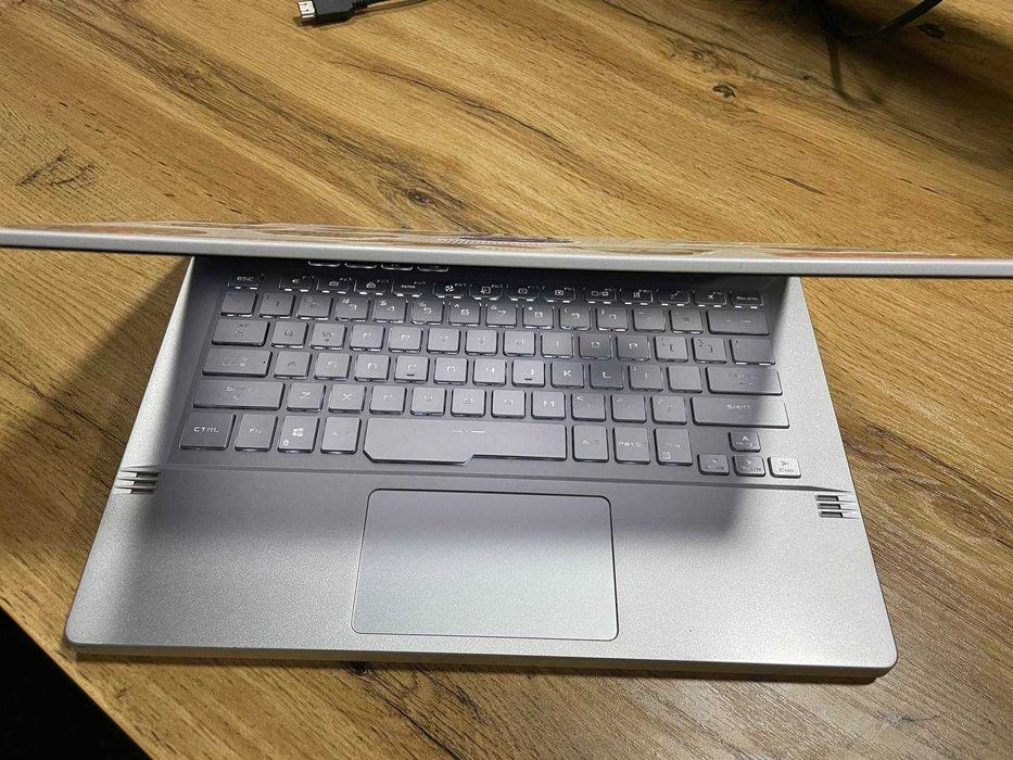 Asus Zephyrus G14 2021 (Есть деффект , читайте)