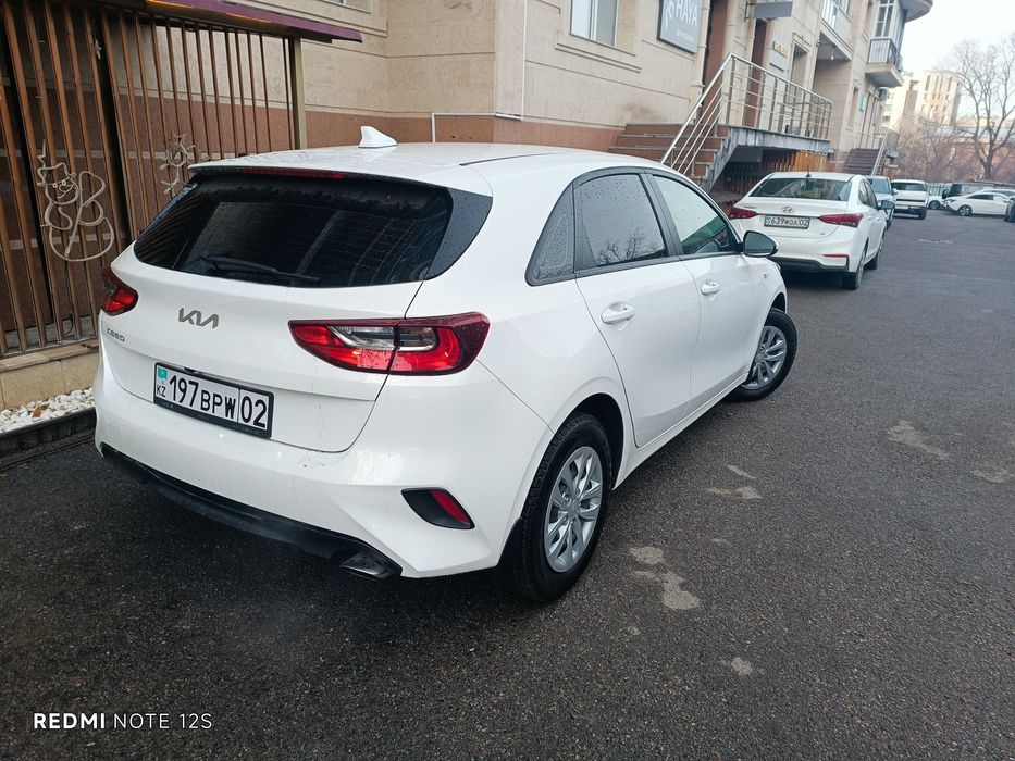 Продам Kia Ceed хэтчбек