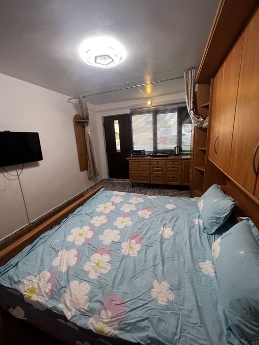 De închiriat – Garsonieră complet mobilată, parter, intrare separată