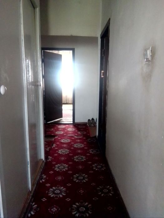 УчТепа туманида 2- хоналик квартира сотилади