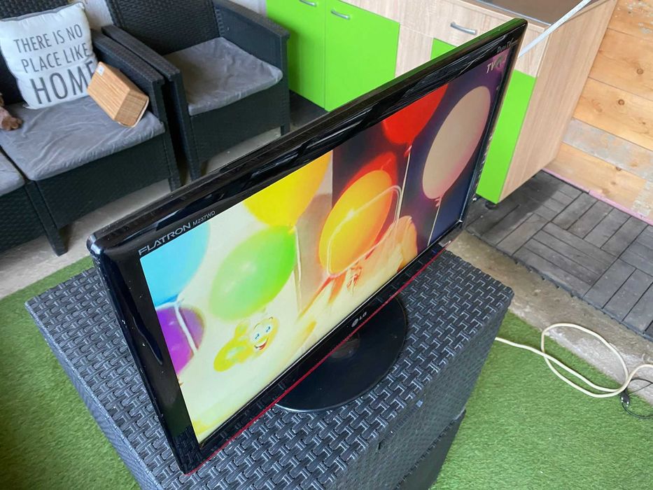 tv / monitor lg / 58 cm