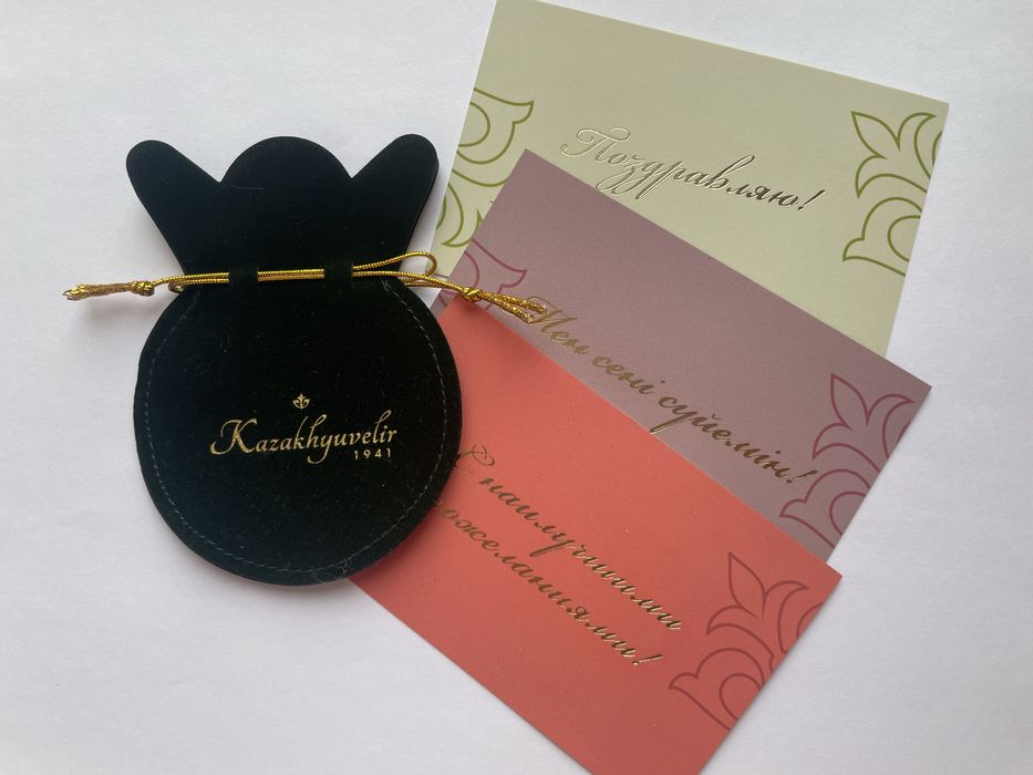 Продаю футляр для украшений.