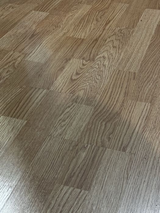 Продам Б/у ламинат