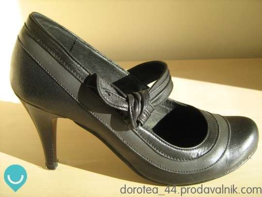 Продавам дамски обувки от естествена кожа