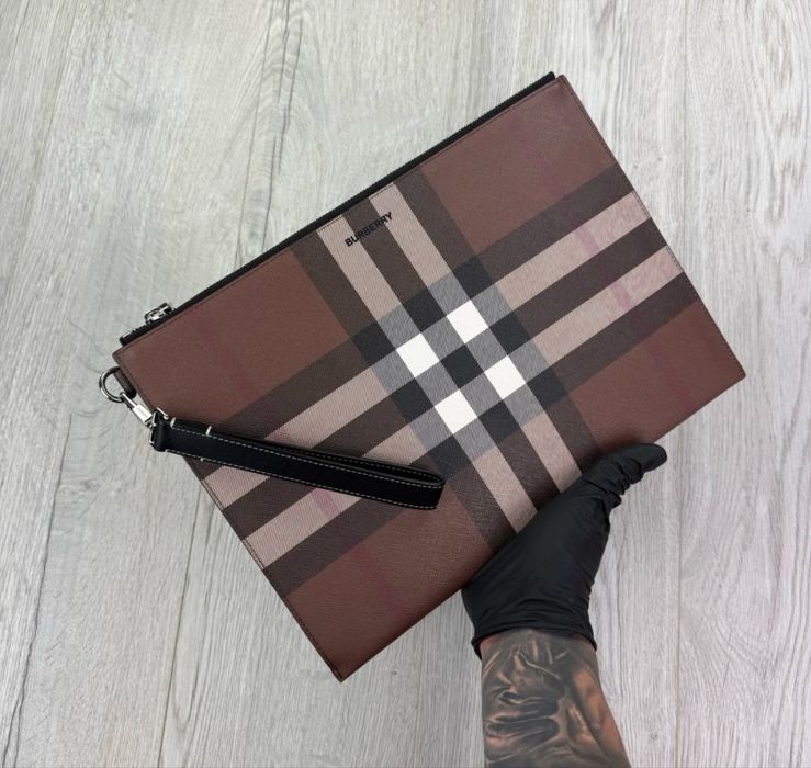 Burberry - Унисекс чанта/клъч