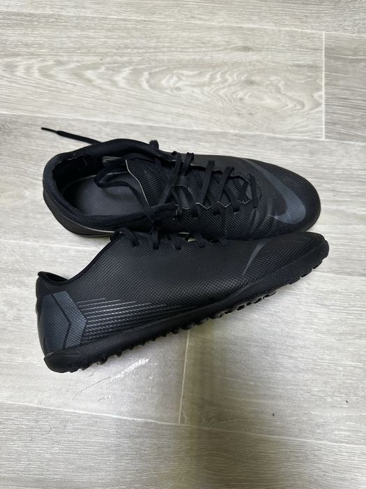 Продам оригинальные сороконожки Найк