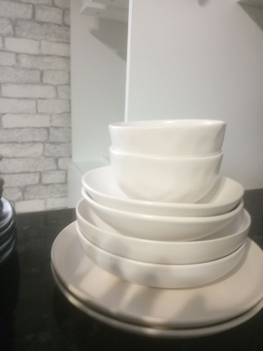 Посуда черный и белый