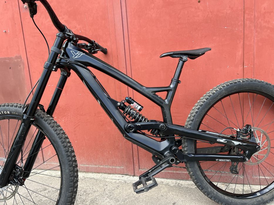 YT Tues CF Pro Carbon 27.5 Downhill/enduro
