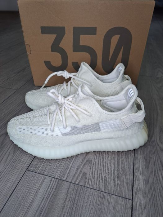 Yeezy Boost 350 V2 Bone, Mărimea 42
