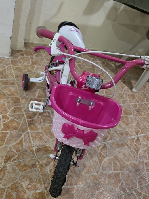 Децки велосипед      .