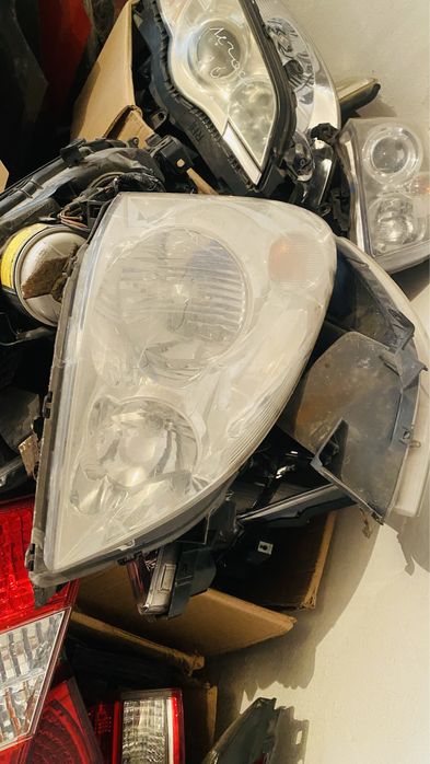 Фара переднаяя Тойота каролла