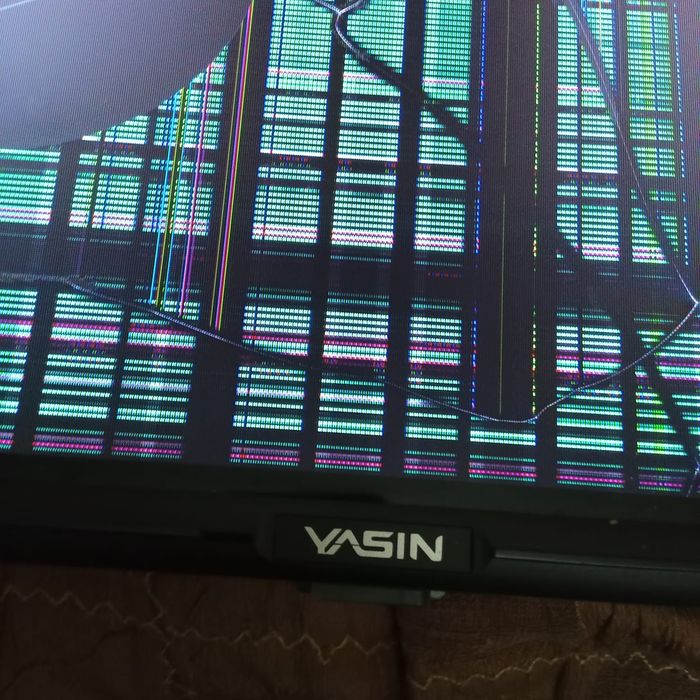 Продам телевизор YASIN на запчасти