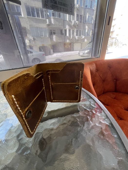 Портфейл естествена кожа ръчно направен.